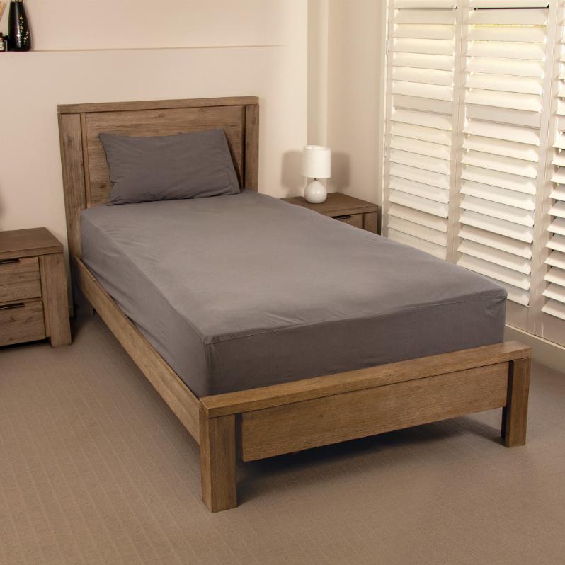 Conni Micro-Plush - Waterproof Fitted Sheet