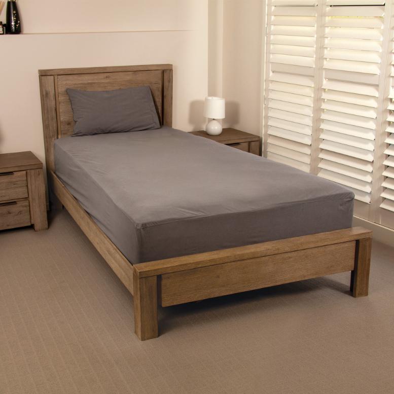 Conni Micro-Plush - Waterproof Fitted Sheet