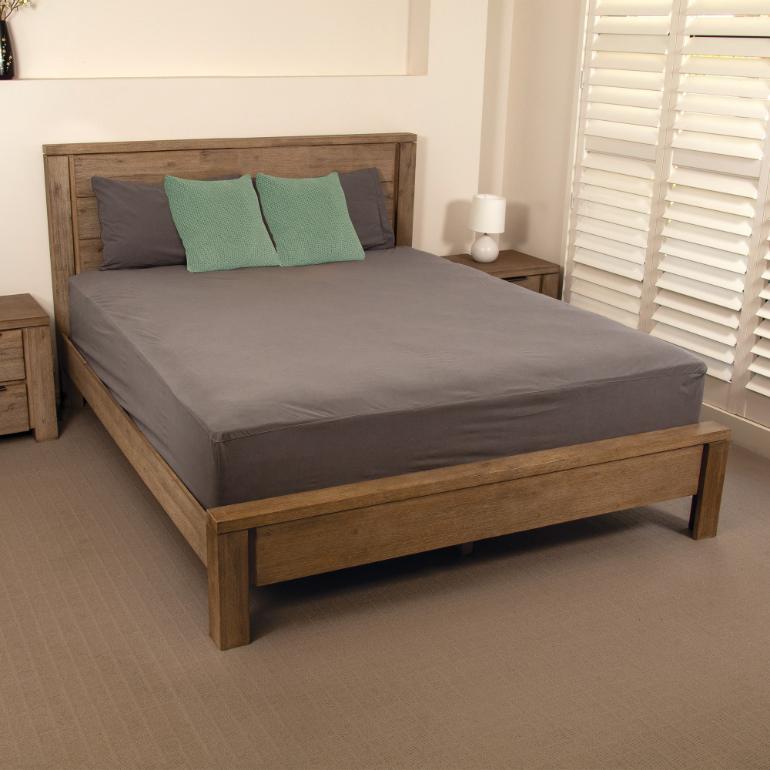 Conni Micro-Plush - Waterproof Fitted Sheet