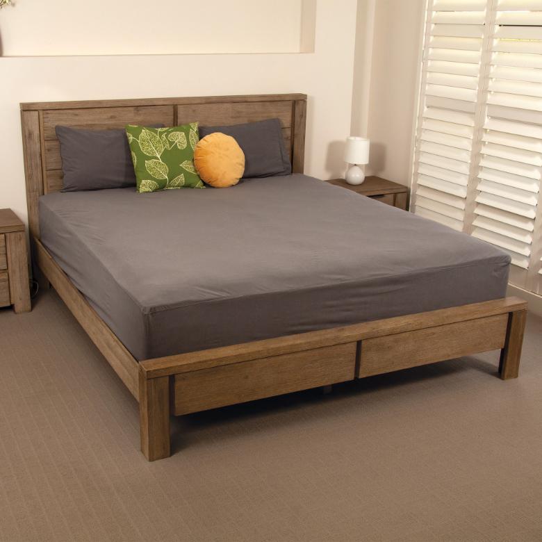 Conni Micro-Plush - Waterproof Fitted Sheet