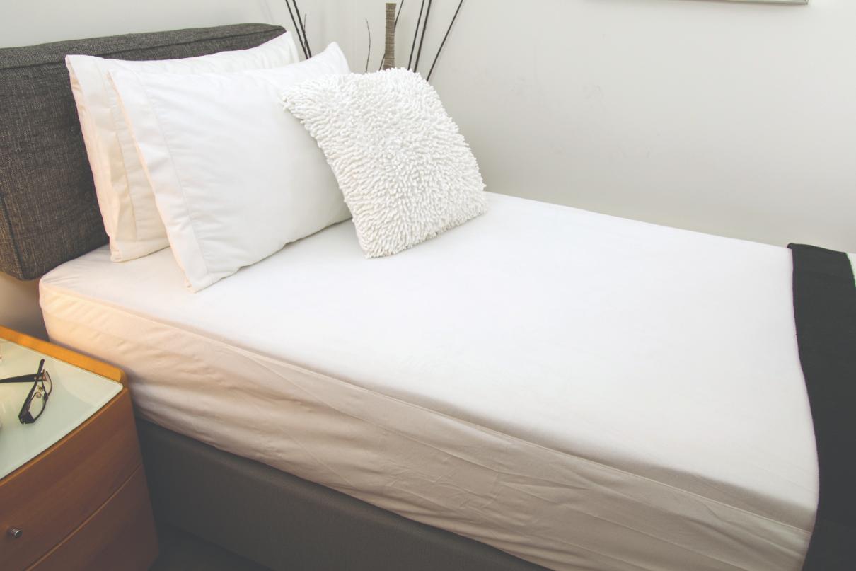 Conni Micro-Plush - Waterproof Fitted Sheet