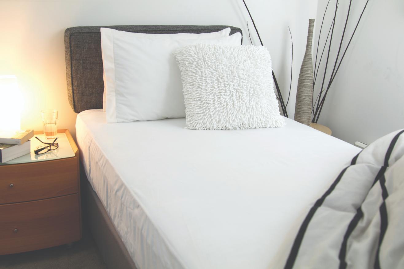 Conni Micro-Plush - Waterproof Fitted Sheet